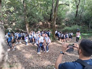 Más de un centenar de alumnos del colegio Nuestra Señora de los Milagros, de ruta por Valdeinfierno